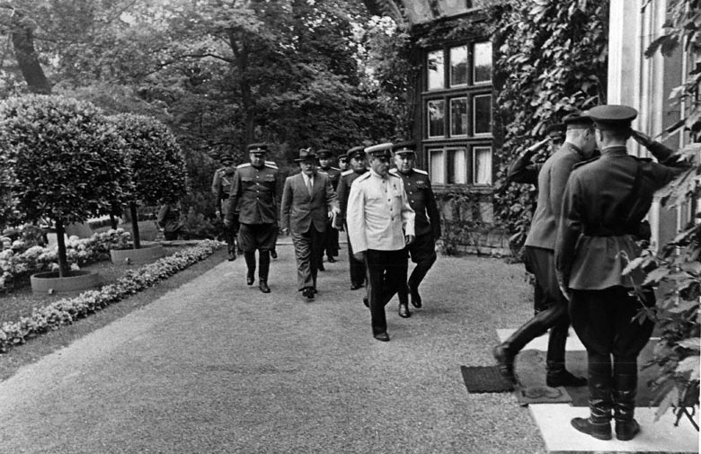 Великая страна СССР,Парад белорусских партизан в Минске 16 июля 1944 года Зайцев Е.А.