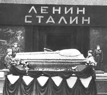 http://www.great-country.ru/images/articles/Stalins_Death/lenin_stalin_mausoleum.jpg