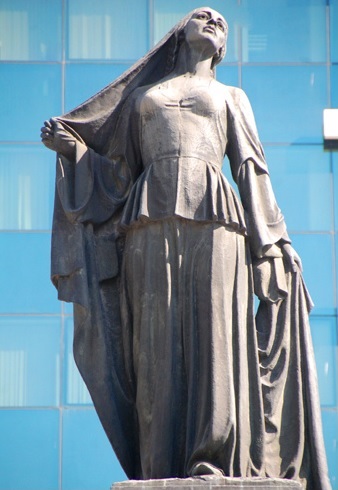 Великая страна СССР,Памятник освобожденной женщине