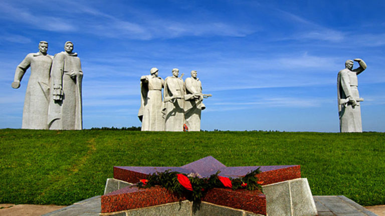 Великая страна СССР,«Рубеж славы» - памятник - подвиг 28 героев-панфиловцев