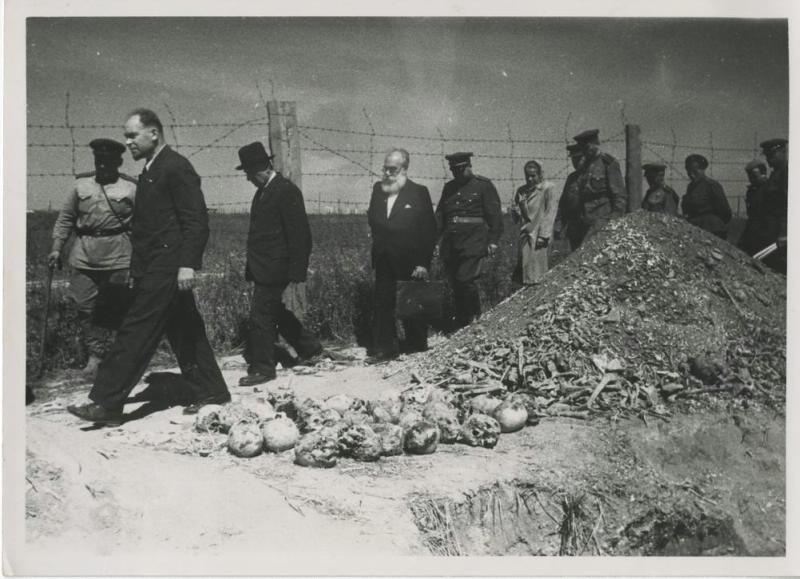 Великая страна СССР,Останки жертв фашистов в лагере смерти Майданек